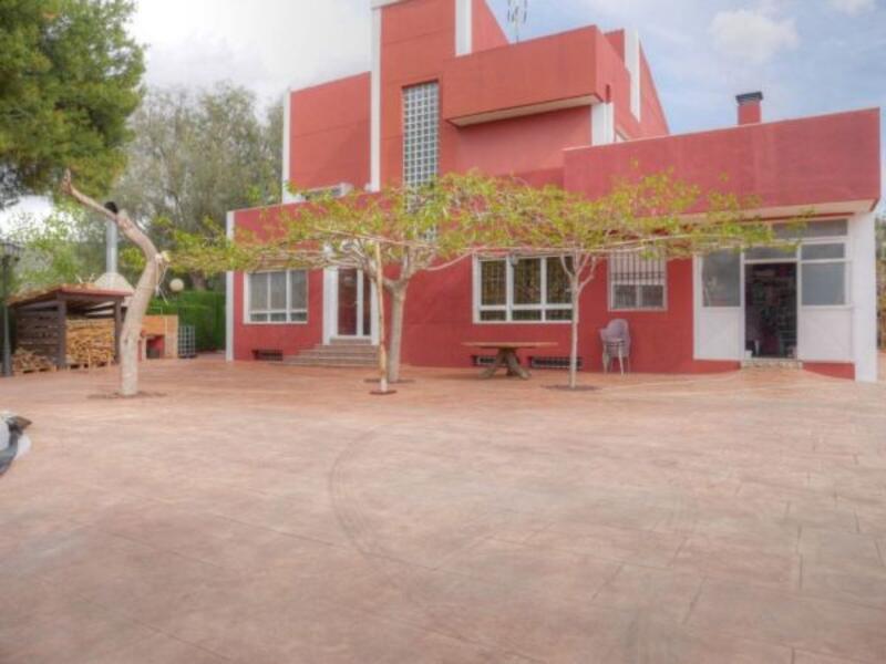 Country House for sale in Petrer, Alicante