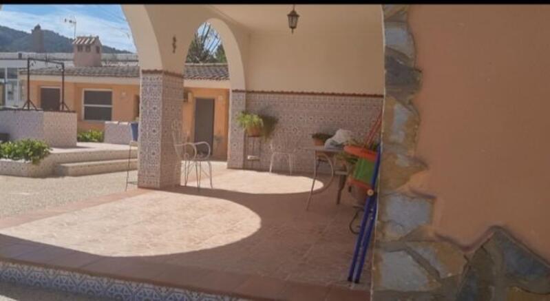 6 bedroom Country House for sale