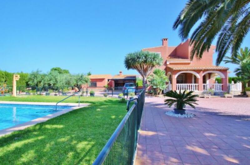 Country House for sale in El Salt (Muchamiel), Alicante