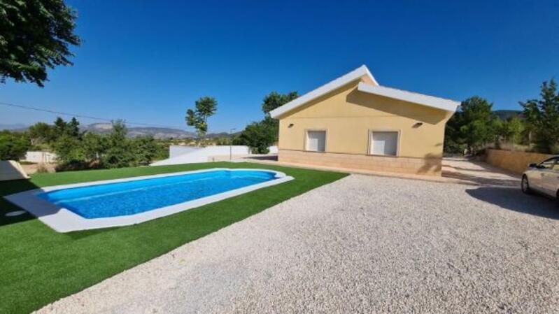 Lantställe till salu i Monóvar, Alicante