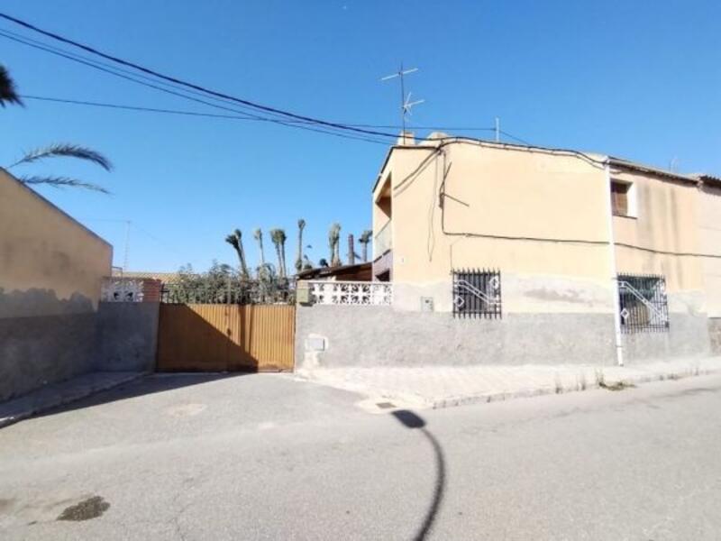 Коммерческая недвижимость продается в Crevillente, Alicante
