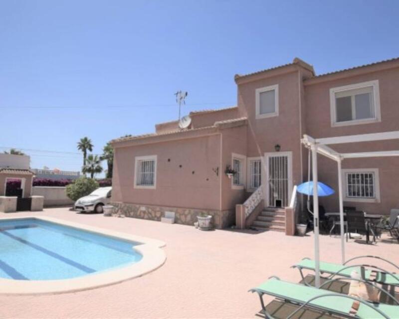 Villa til salg i Ciudad Quesada, Alicante