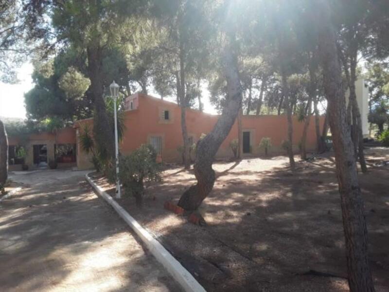 4 bedroom Country House for sale