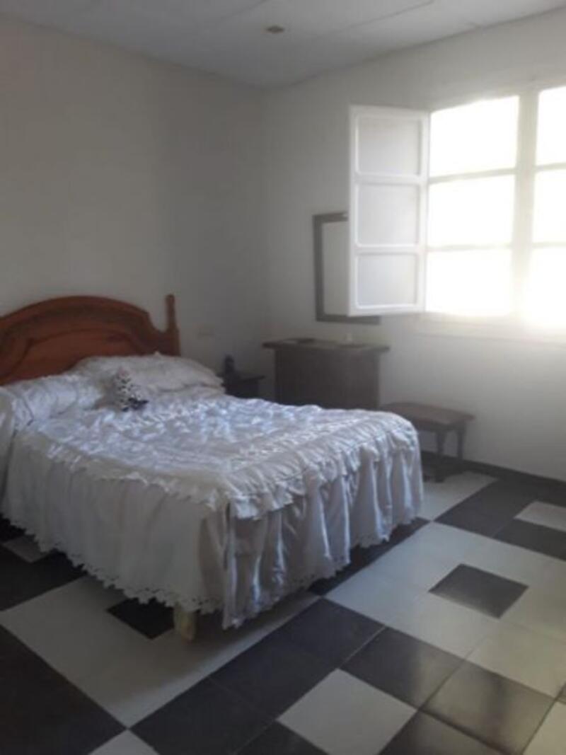 4 bedroom Country House for sale