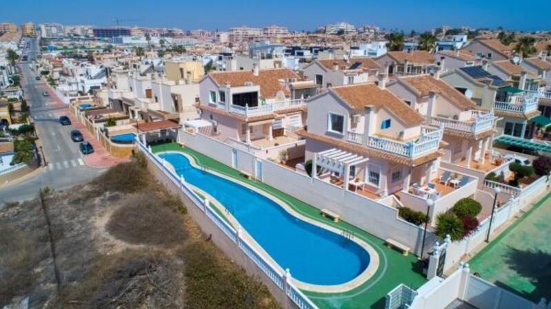 Auberge à vendre dans La Mata, Alicante