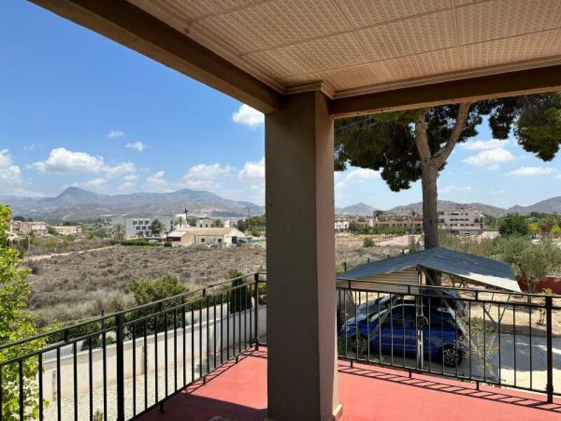 5 bedroom Country House for sale