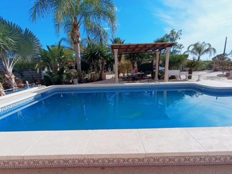 5 bedroom Country House for sale