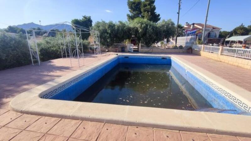Landsted til salg i Crevillente, Alicante