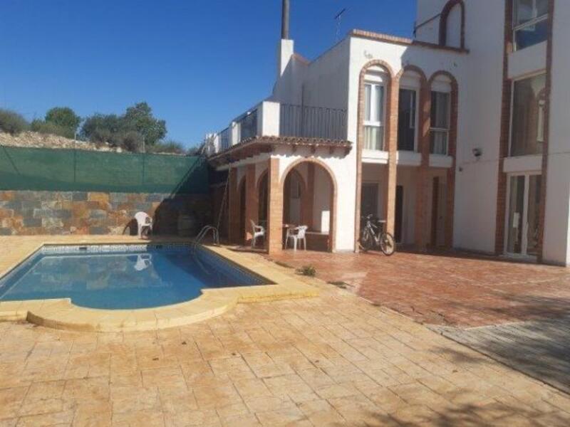Country House for sale in Monforte del Cid, Alicante