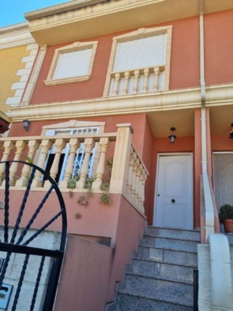 Rekkehus til salgs i Catral, Alicante