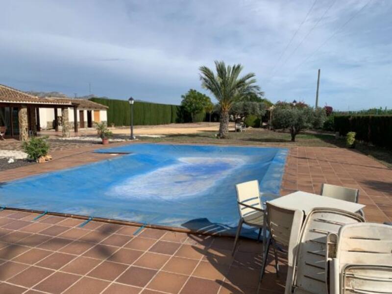 Landsted til salg i La Murada, Alicante
