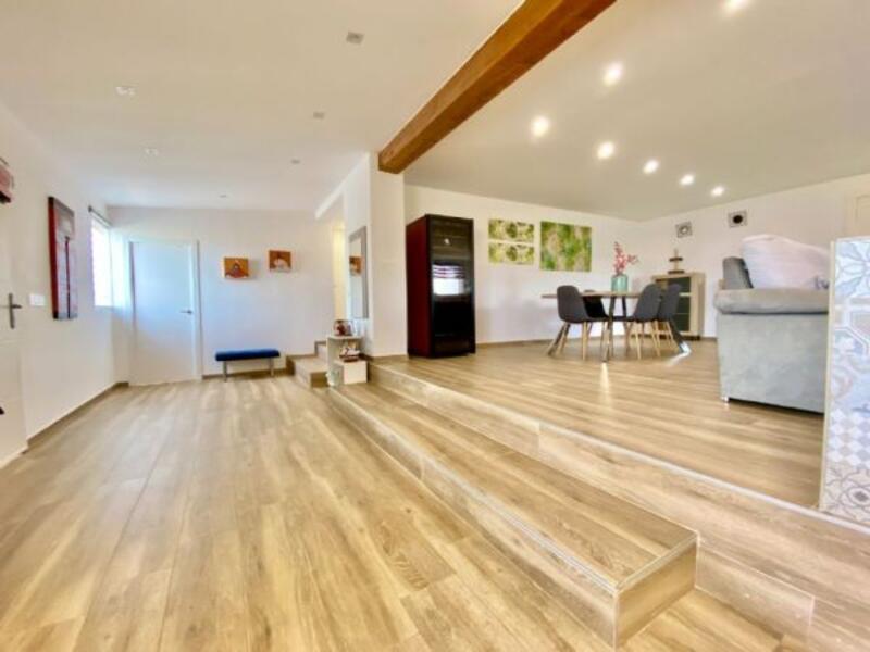 4 Schlafzimmer Landhaus zu verkaufen