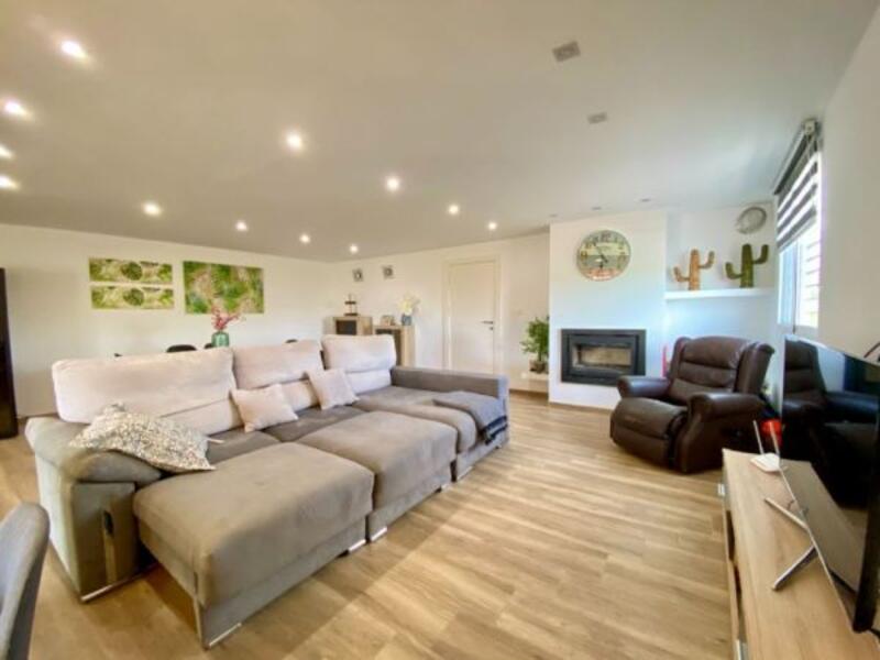 4 Schlafzimmer Landhaus zu verkaufen