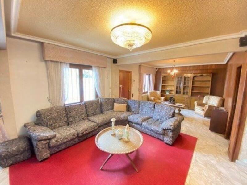 4 Schlafzimmer Landhaus zu verkaufen