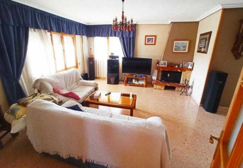 5 bedroom Country House for sale