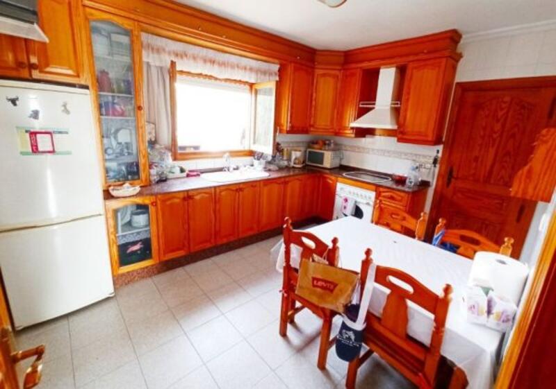5 bedroom Country House for sale