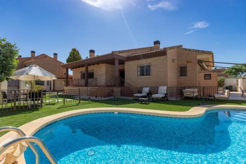 7 chambre Auberge à vendre