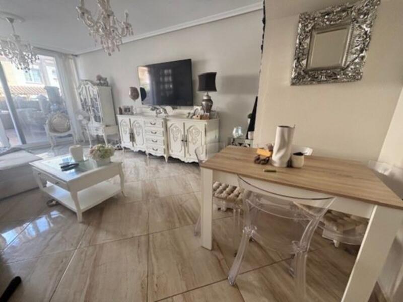 2 bedroom Townhouse for sale