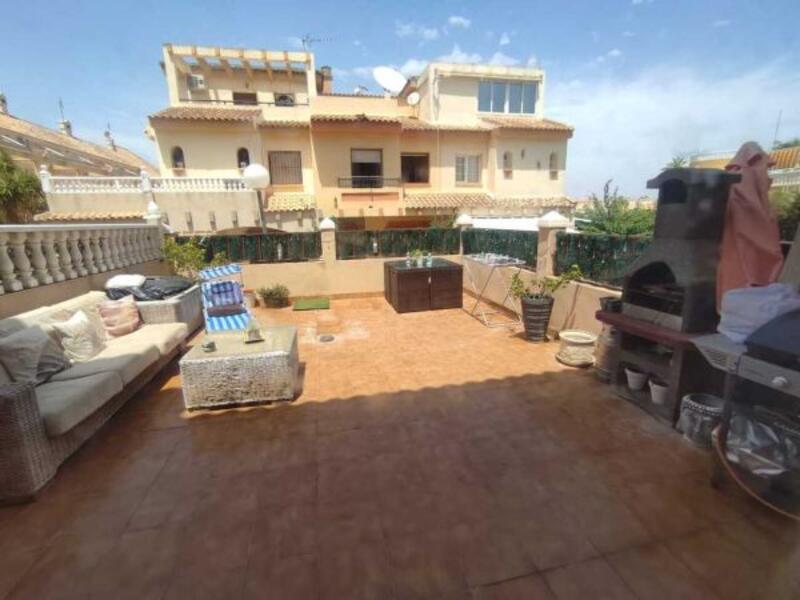 2 bedroom Townhouse for sale