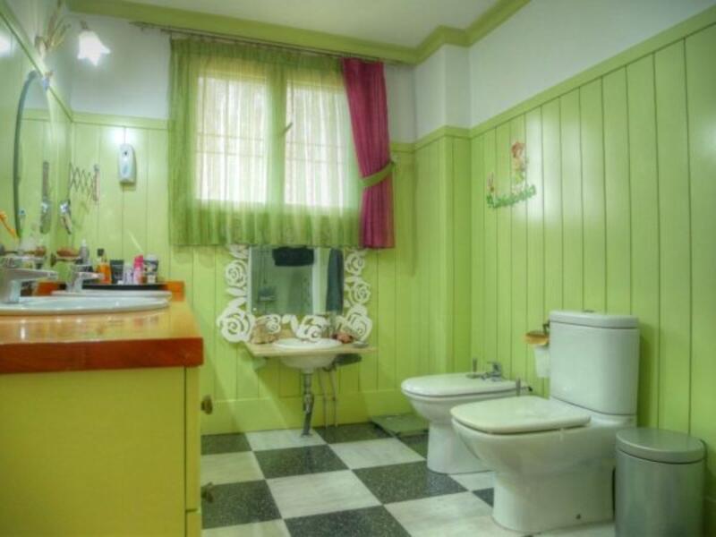 5 bedroom Country House for sale