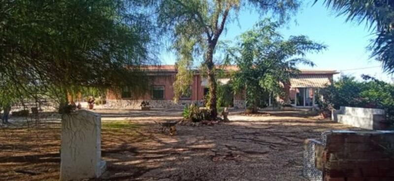 5 bedroom Country House for sale