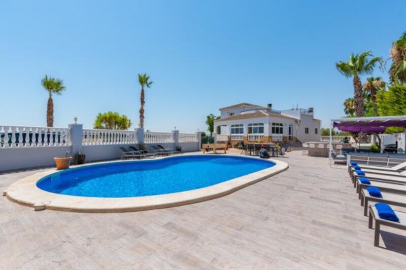 Villa for sale in Catral, Alicante