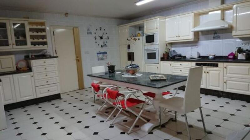 7 bedroom Country House for sale