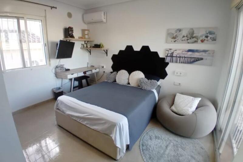 4 chambre Local Commercial à vendre