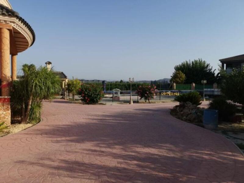 4 bedroom Country House for sale