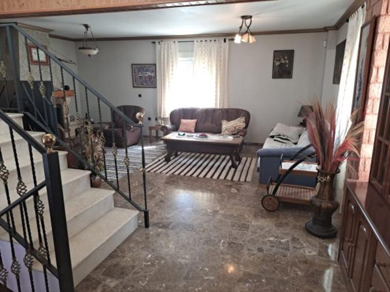 5 bedroom Country House for sale