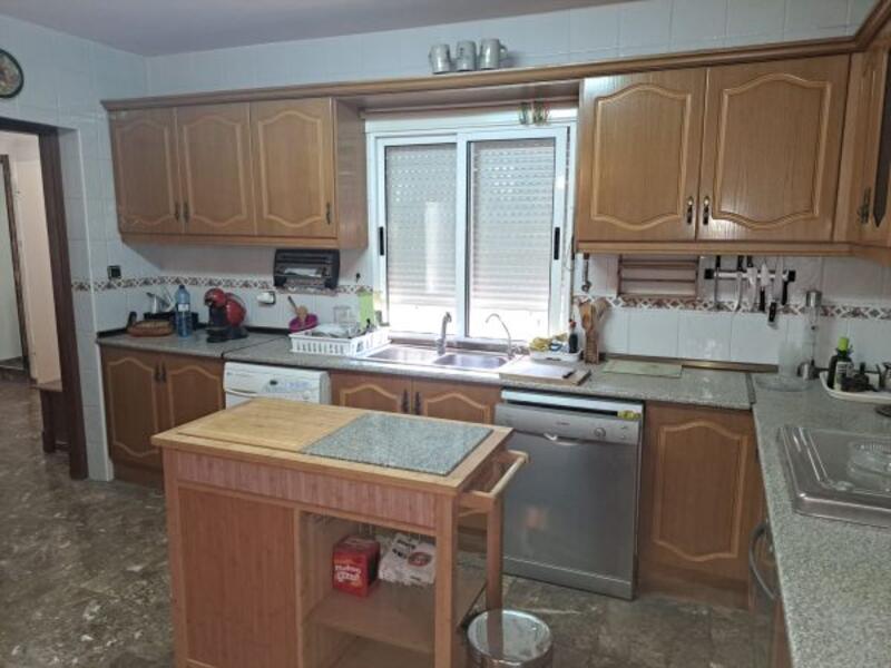 5 bedroom Country House for sale