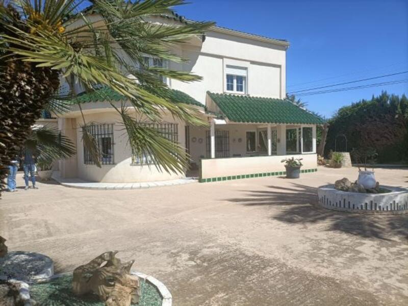 4 bedroom Country House for sale