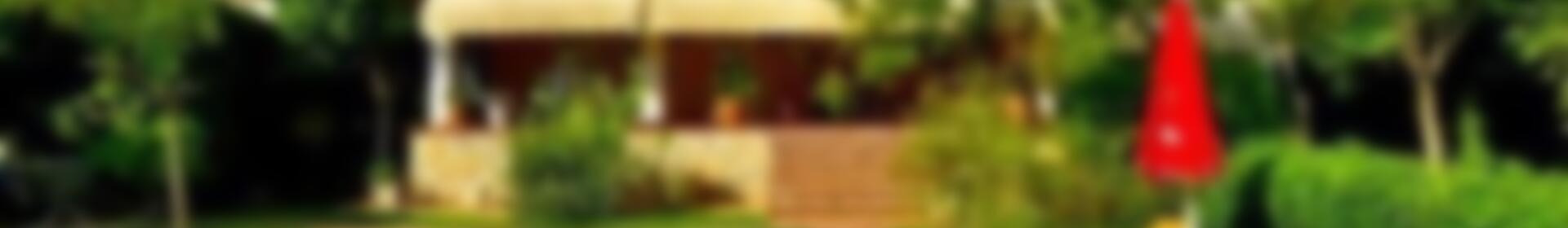 5 bedroom Country House for sale