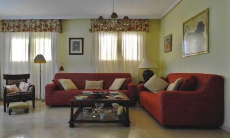 5 bedroom Country House for sale