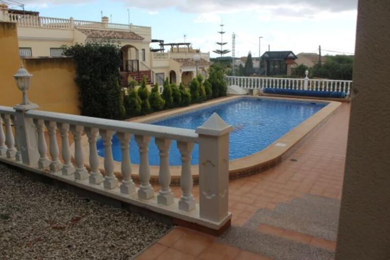 3 Schlafzimmer Villa zu verkaufen in Algorfa, Alicante