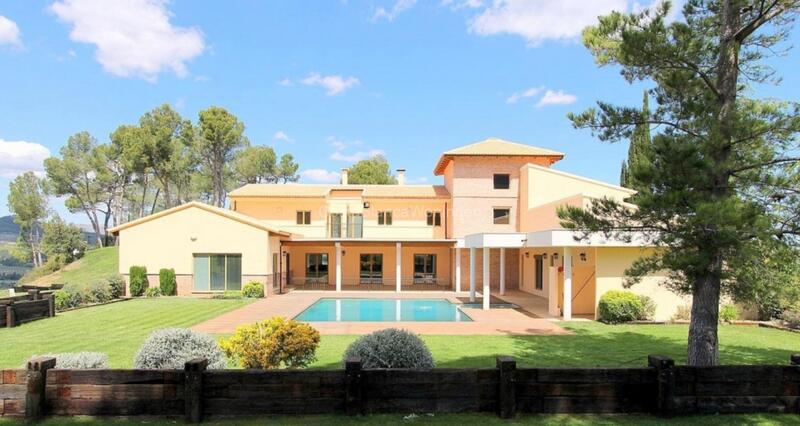 Villa for sale in Penàguila, Alicante