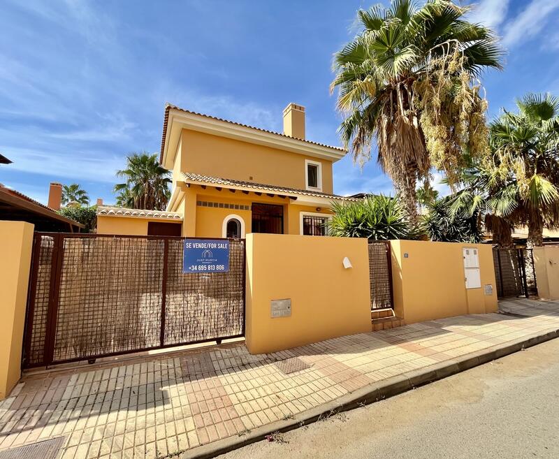 Villa till salu i Mar de Cristal, Murcia