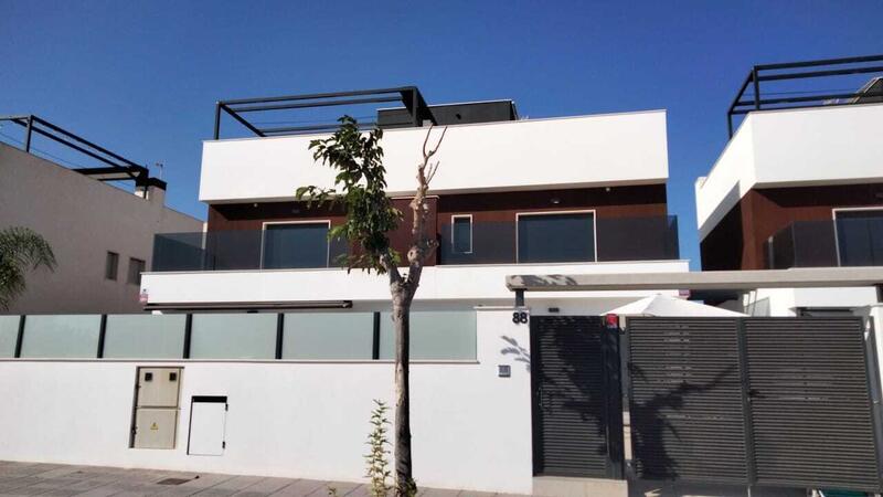 Villa à vendre dans Torre de la Horadada, Alicante