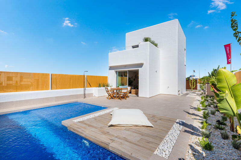 Villa for sale in Los Alcazares, Murcia