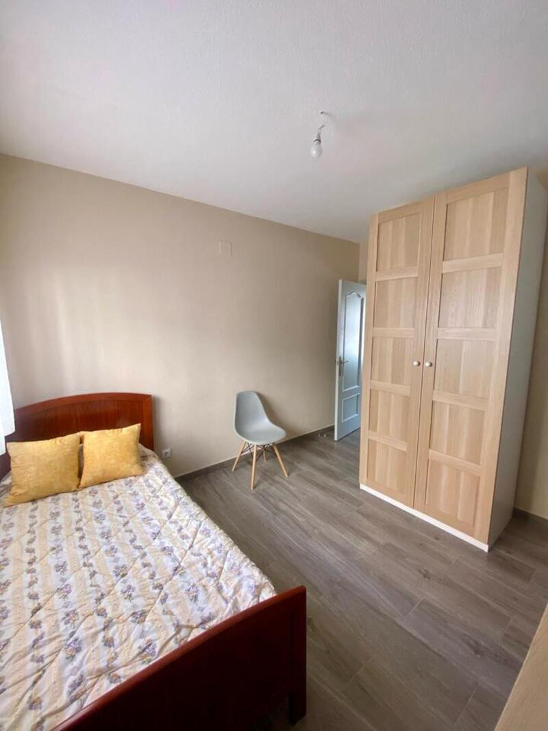 3 спальная комната квартира продается