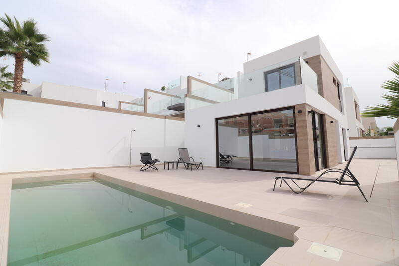 Villa til salg i Benijófar, Alicante