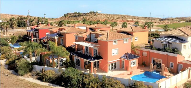 Villa til salgs i Campo de Golf, Murcia