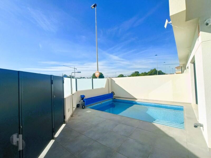 3 bedroom Townhouse for sale