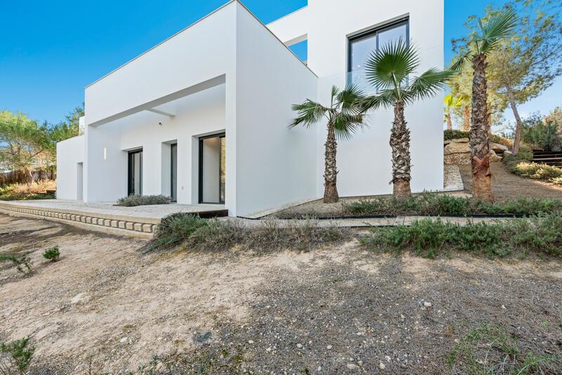 4 bedroom Villa for sale