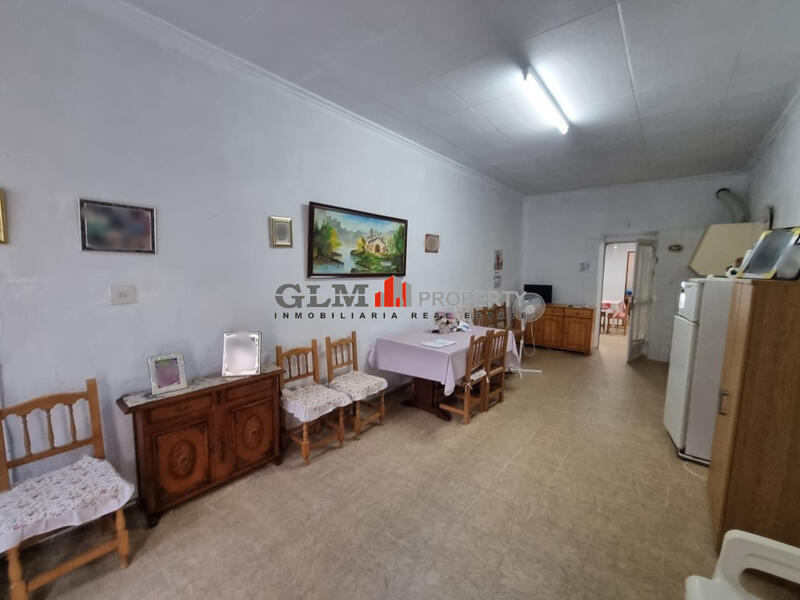 4 bedroom Apartment for sale