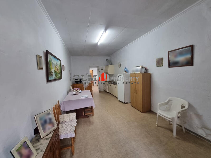 4 bedroom Apartment for sale