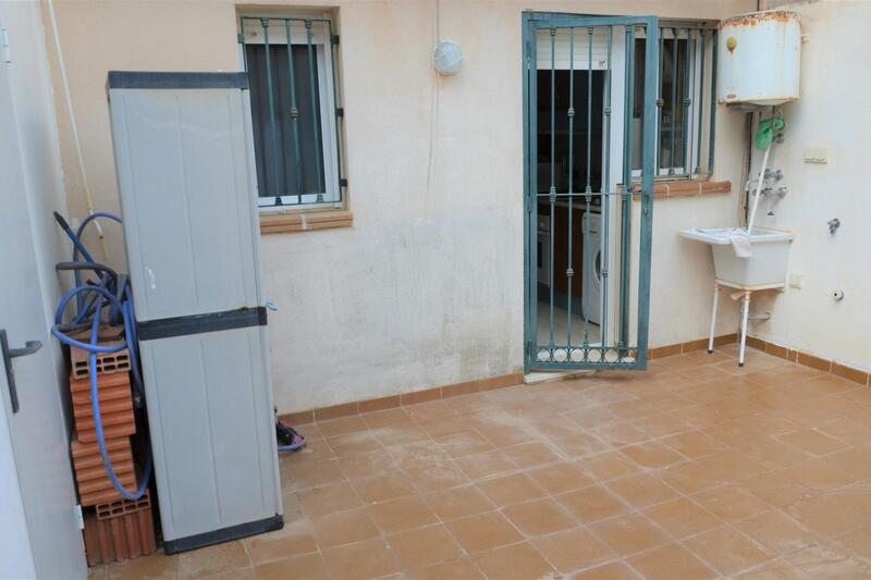 2 slaapkamer Gezinswoning Te koop