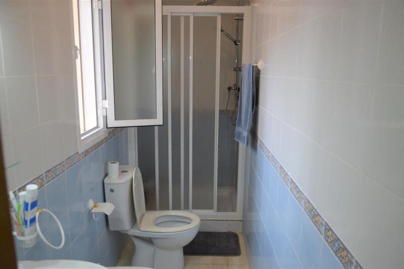 2 slaapkamer Gezinswoning Te koop