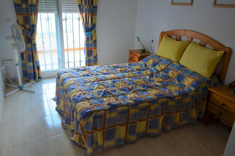 2 slaapkamer Gezinswoning Te koop