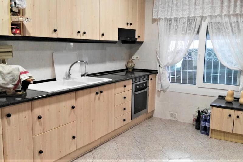 4 bedroom Apartment for sale